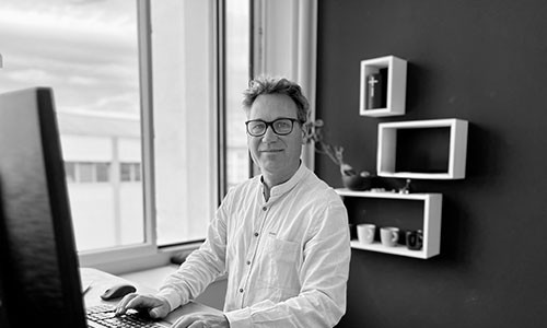 Ansprechpartner mit einem dynamischen Portrait: